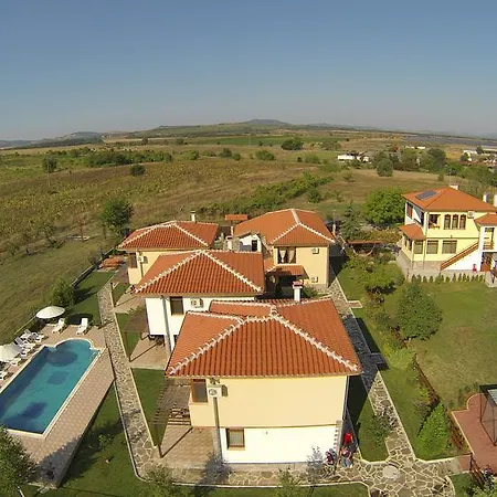 Aldeamento Turístico Nicodia Holiday Village 2*